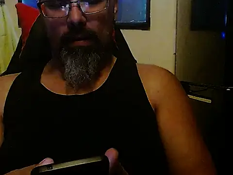 Snapshot of KrazyLegz chatting on January 4, 8:05 pm KrazyLegz online show from January 4, 8:05 pm