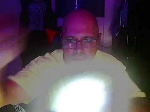 Snapshot of KrazyLegz chatting on September 10, 12:53 am KrazyLegz online show from September 10, 12:53 am