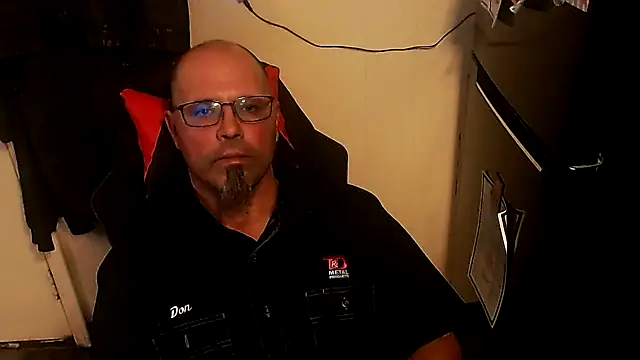 Snapshot of KrazyLegz chatting on October 24, 9:03 pm KrazyLegz online show from October 24, 9:03 pm