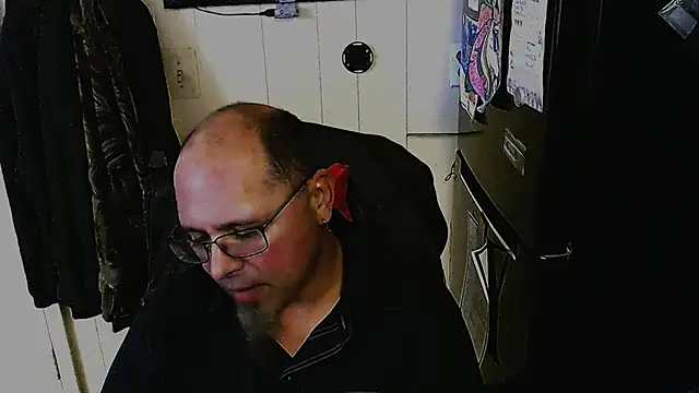 Snapshot of KrazyLegz chatting on November 12, 11:52 pm KrazyLegz online show from November 12, 11:52 pm