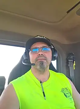 Snapshot of KrazyLegz chatting on October 11, 6:53 pm KrazyLegz online show from October 11, 6:53 pm