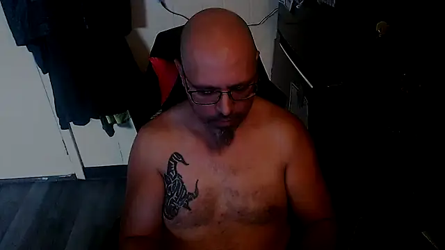 Snapshot of KrazyLegz chatting on October 19, 3:15 pm KrazyLegz online show from October 19, 3:15 pm