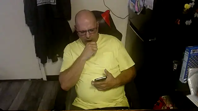 Snapshot of KrazyLegz chatting on September 9, 12:32 am KrazyLegz online show from September 9, 12:32 am