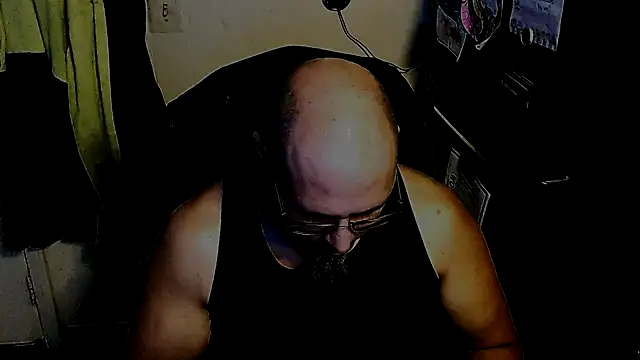 Snapshot of KrazyLegz chatting on November 29, 4:29 pm KrazyLegz online show from November 29, 4:29 pm