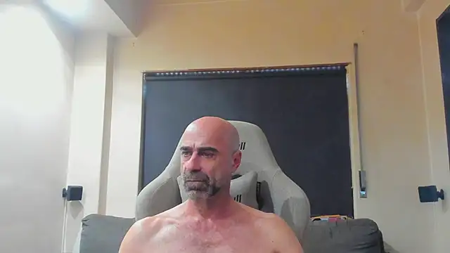 Snapshot of Bicopflirt chatting on September 24, 3:18 pm Bicopflirt online show from September 24, 3:18 pm