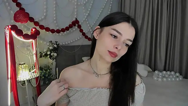 ContinentOfTranquility online show from April 7, 1:07 am