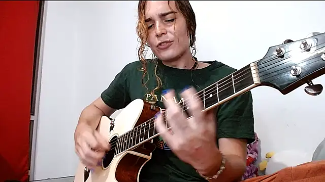 Catnessa online show from December 3, 1:06 am