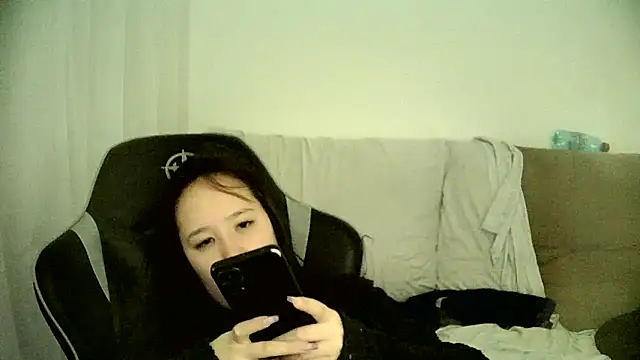 Snapshot of Japabaixinha chatting on March 19, 12:48 am Japabaixinha online show from March 19, 12:48 am