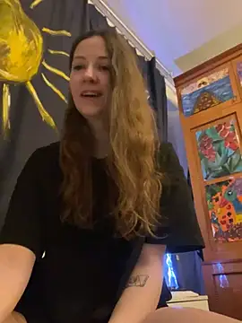 Lori Foxy online show from January 4, 5:05 pm