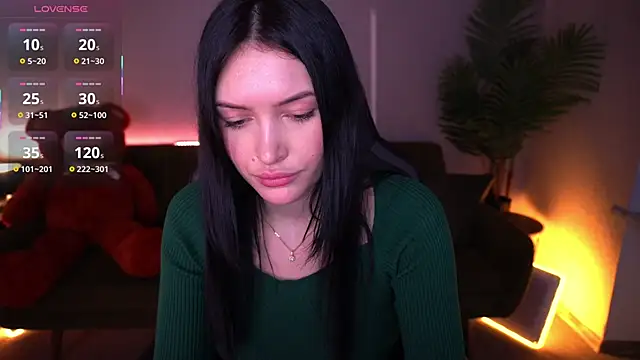 MilaSecrett online show from December 21, 2:30 pm