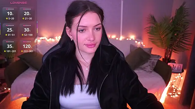 MilaSecrett online show from March 14, 1:50 pm