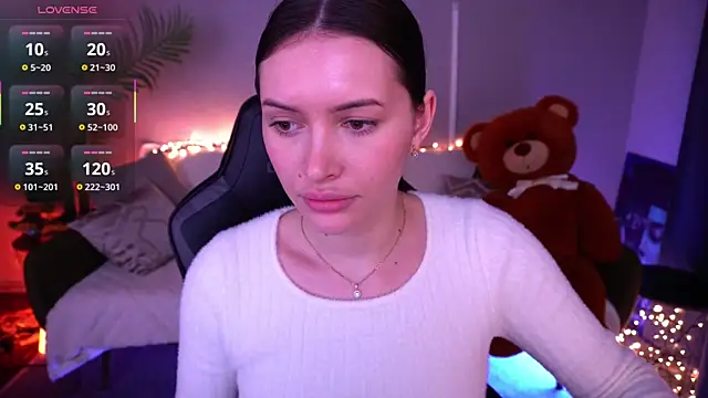 MilaSecrett online show from April 10, 1:07 pm