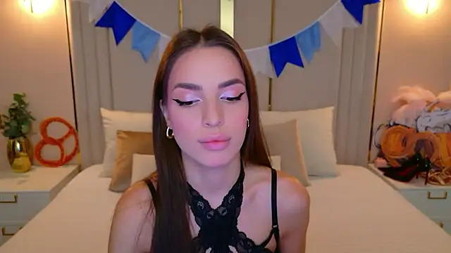 BellaHalles online show from October 5, 6:04 am