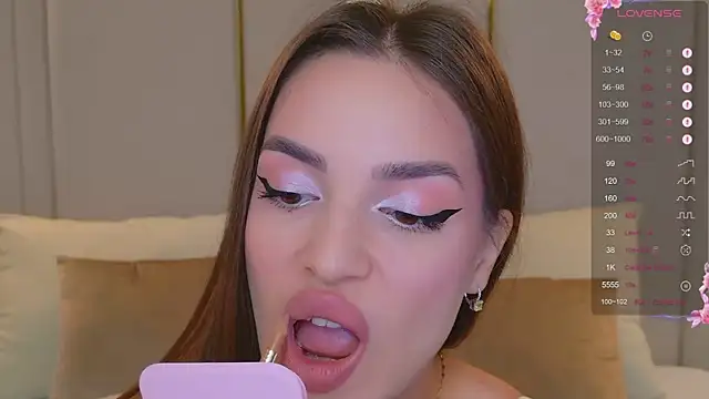 BellaHalles online show from October 18, 6:04 am