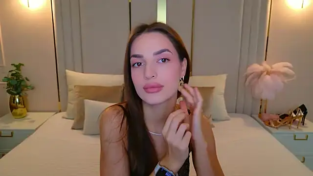 BellaHalles online show from November 30, 5:52 am