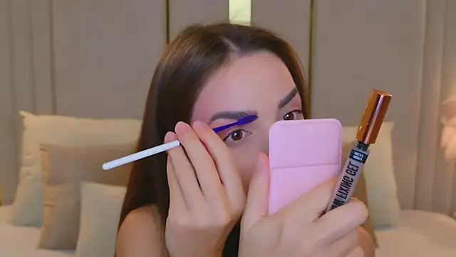 BellaHalles online show from December 3, 5:19 am