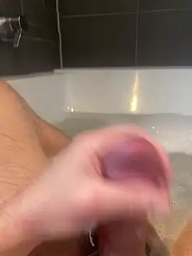 LivingLegend1978 online show from February 16, 9:59 am