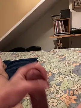 LivingLegend1978 online show from February 24, 9:21 am