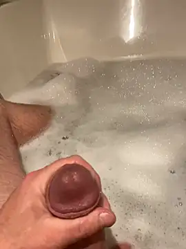 LivingLegend1978 online show from April 2, 6:58 pm