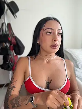 keilelewis online show from June 1, 7:24 pm