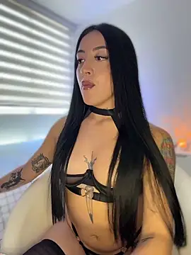 keilelewis online show from April 22, 4:36 pm