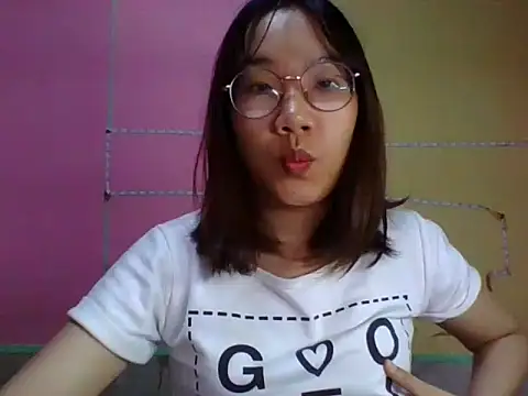 Nanoko online show from March 9, 10:30 am