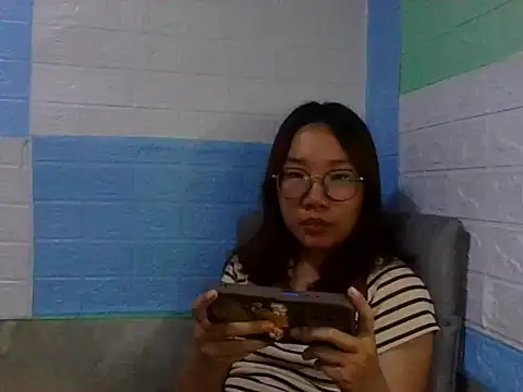 Snapshot of Nanoko chatting on June 15, 5:45 pm Nanoko online show from June 15, 5:45 pm