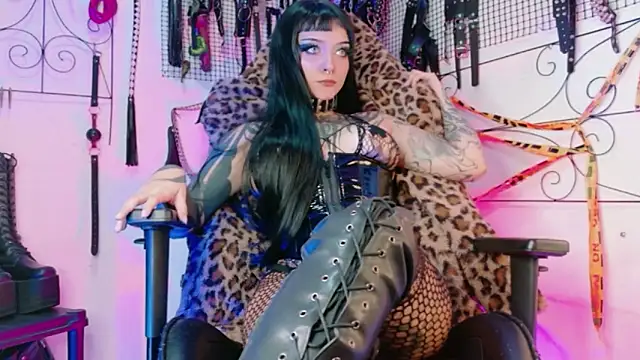 Snapshot of Agatha_BDSM chatting on April 30, 8:16 pm Agatha BDSM online show from April 30, 8:16 pm