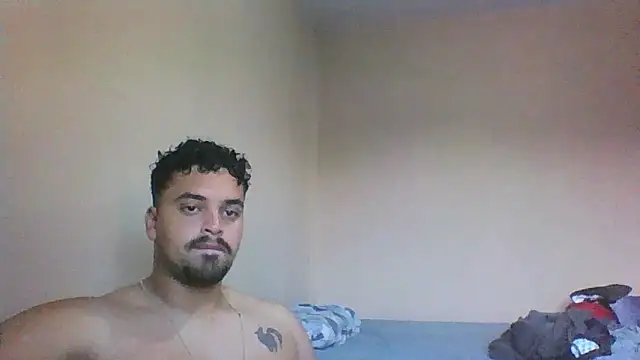 Snapshot of Xcumshot33 chatting on October 17, 7:59 pm Xcumshot33 online show from October 17, 7:59 pm