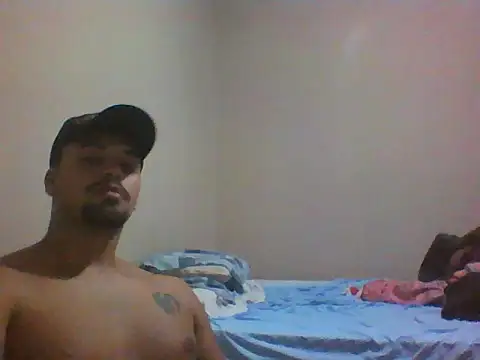 Snapshot of Xcumshot33 chatting on February 11, 12:21 am Xcumshot33 online show from February 11, 12:21 am