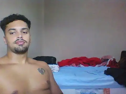 Snapshot of Xcumshot33 chatting on February 3, 4:45 pm Xcumshot33 online show from February 3, 4:45 pm