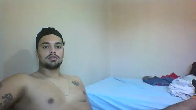 Snapshot of Xcumshot33 chatting on October 1, 1:48 pm Xcumshot33 online show from October 1, 1:48 pm