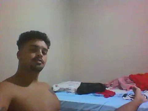 Snapshot of Xcumshot33 chatting on February 1, 2:43 am Xcumshot33 online show from February 1, 2:43 am