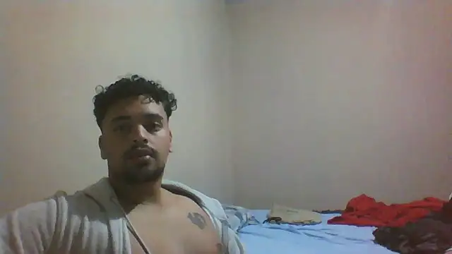 Snapshot of Xcumshot33 chatting on September 18, 3:31 am Xcumshot33 online show from September 18, 3:31 am