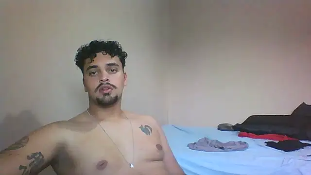 Snapshot of Xcumshot33 chatting on October 3, 8:21 pm Xcumshot33 online show from October 3, 8:21 pm