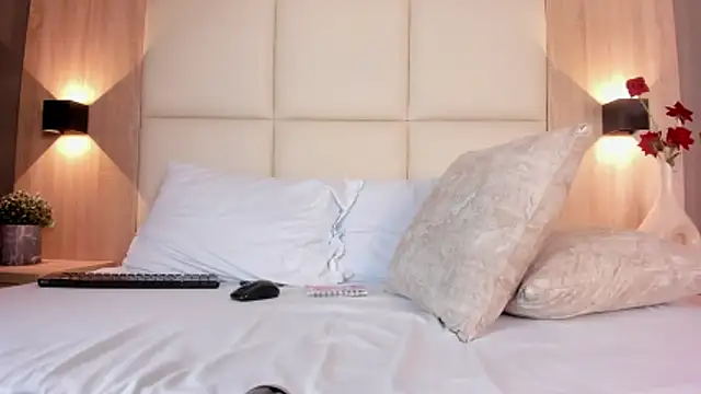 bella1207 online show from December 18, 7:18 pm