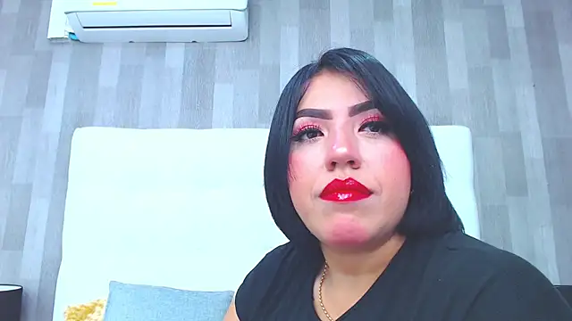 LeahMillerr online show from January 29, 12:45 pm