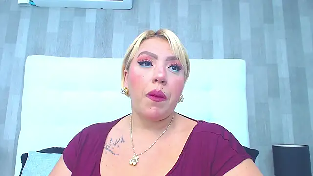 LeahMillerr online show from April 21, 4:46 pm