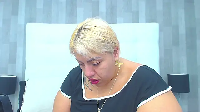 LeahMillerr online show from March 5, 1:08 pm