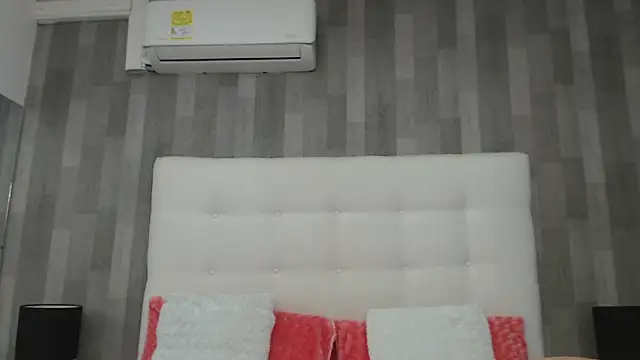 LeahMillerr online show from March 17, 12:35 pm