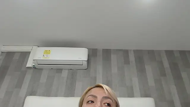 Snapshot of LeahMillerr chatting on February 10, 12:37 pm LeahMillerr online show from February 10, 12:37 pm