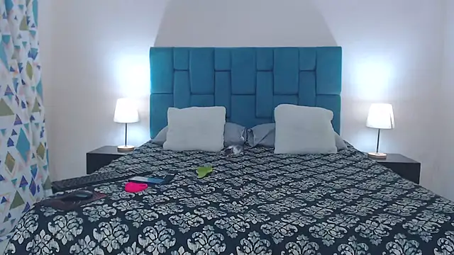 LeahMillerr online show from July 1, 1:39 am
