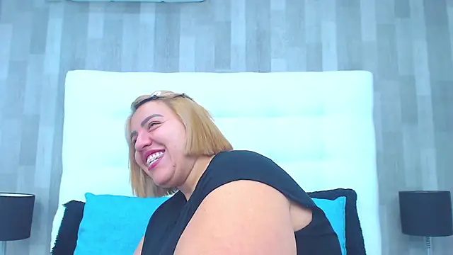 LeahMillerr online show from September 23, 12:34 pm