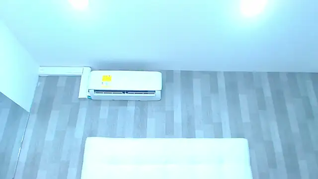 Snapshot of LeahMillerr chatting on February 12, 1:11 pm LeahMillerr online show from February 12, 1:11 pm