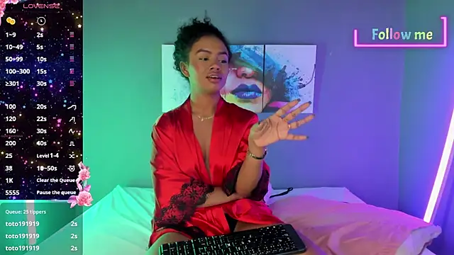 EmmaSmith06 online show from March 18, 8:26 pm