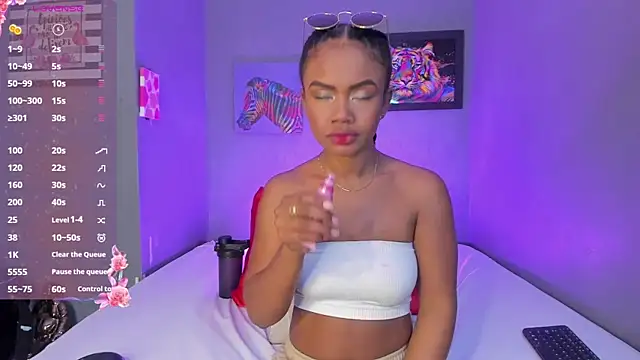 Snapshot of EmmaSmith06 chatting on October 22, 5:12 pm EmmaSmith06 online show from October 22, 5:12 pm