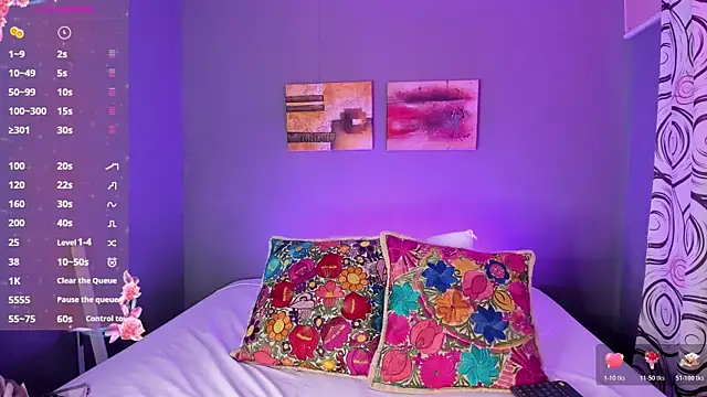 Snapshot of EmmaSmith06 chatting on October 21, 5:23 pm EmmaSmith06 online show from October 21, 5:23 pm