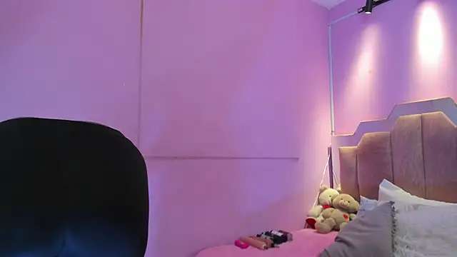 LoveQueen2 online show from February 10, 11:53 am