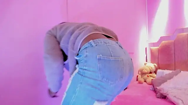 LoveQueen2 online show from February 20, 11:45 am