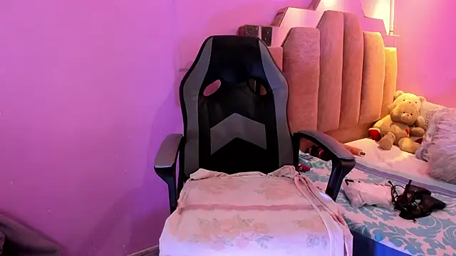 LoveQueen2 online show from January 18, 11:57 am